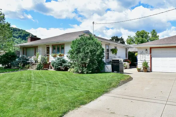 471 Wayne ST, Winona, MN 55987