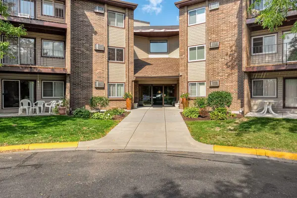 3425 Golfview DR #322, Eagan, MN 55123