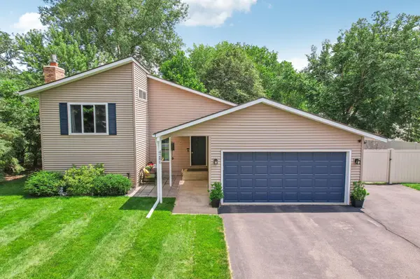 4286 Braddock TRL, Eagan, MN 55123