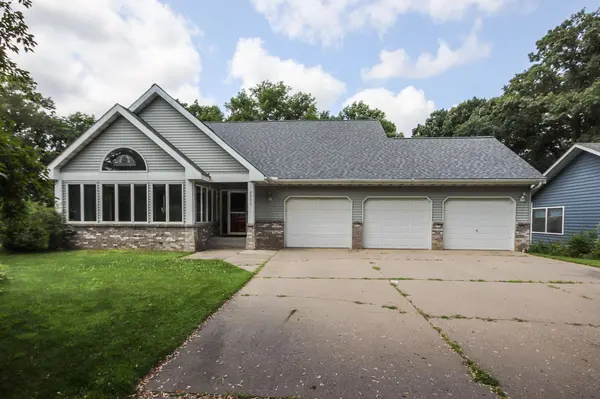 2033 High DR, Sauk Rapids, MN 56379