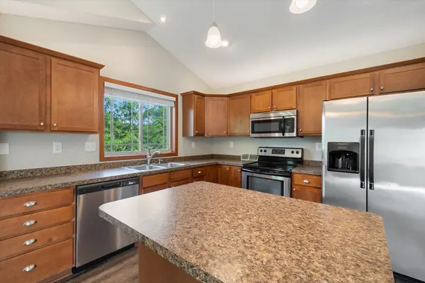 3002 Walden DR Chaska, MN 55318