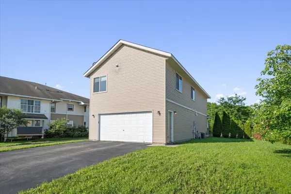 3002 Walden DR Chaska, MN 55318
