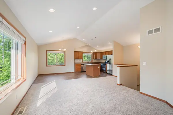 3002 Walden DR, Chaska, MN 55318