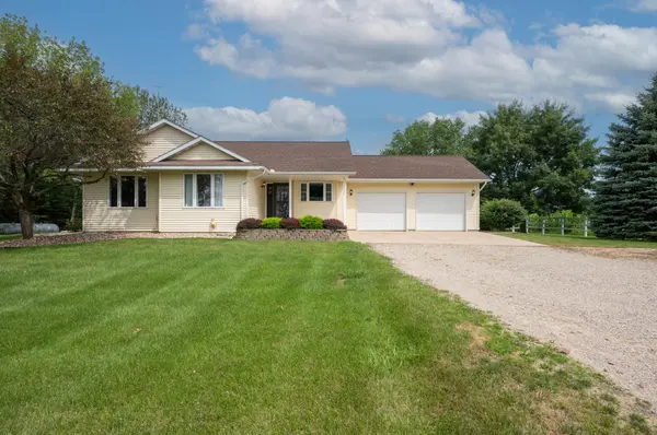 89844 240th ST, Austin, MN 55912