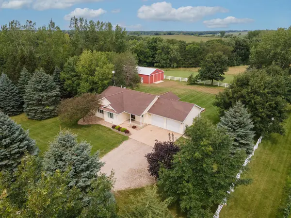 89844 240th ST, Austin, MN 55912