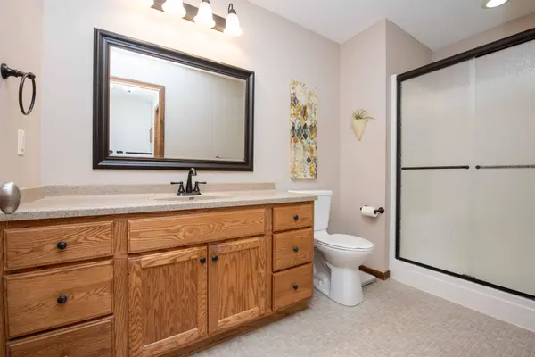 7415 Hidden Valley HOLW S, Cottage Grove, MN 55016