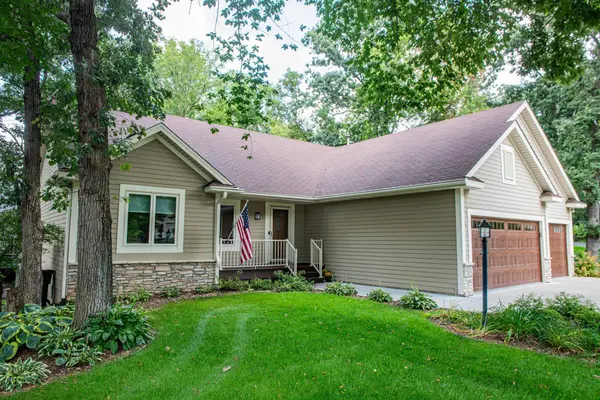 7415 Hidden Valley HOLW S, Cottage Grove, MN 55016