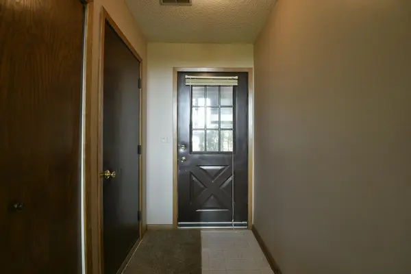 8805 N Maplebrook CT, Brooklyn Park, MN 55445