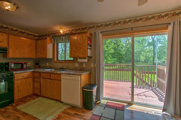 107 Douglas AVE N, Braham, MN 55006