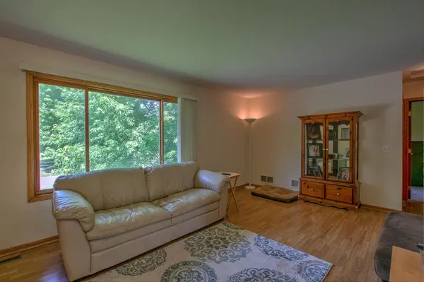 107 Douglas AVE N, Braham, MN 55006