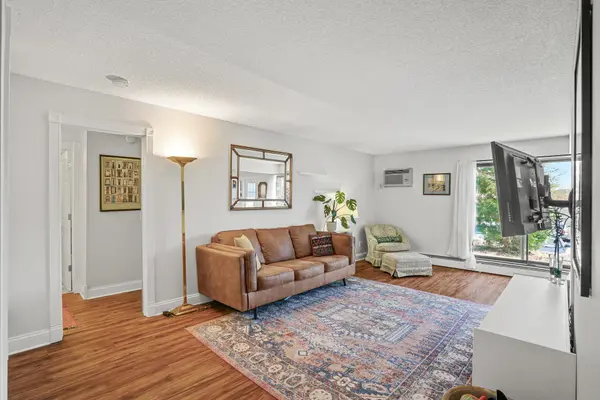 4424 Cedar Lake RD S #1, Saint Louis Park, MN 55416
