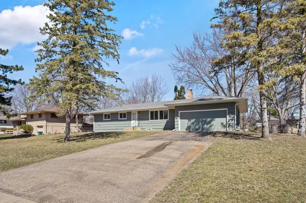 8320 Wesley DR, Golden Valley, MN 55427