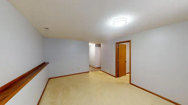 643 Farrell ST N Maplewood, MN 55119