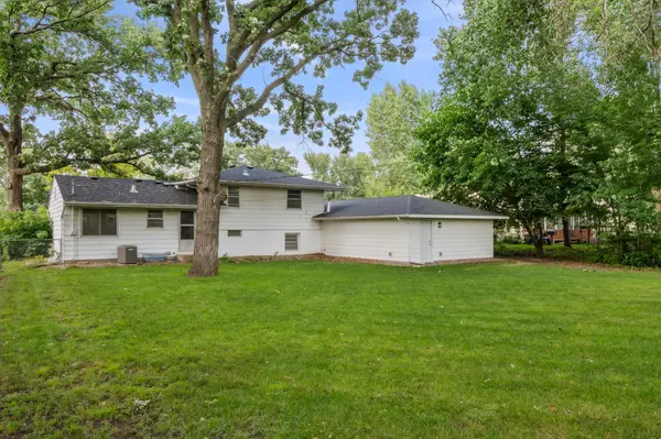 2226 County Road F E, White Bear Lake, MN 55110