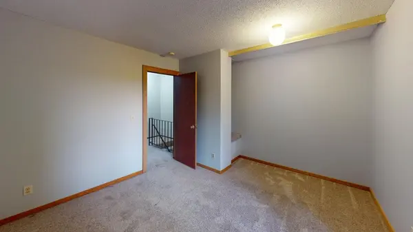 1260 Wagon Wheel RD Hopkins, MN 55343