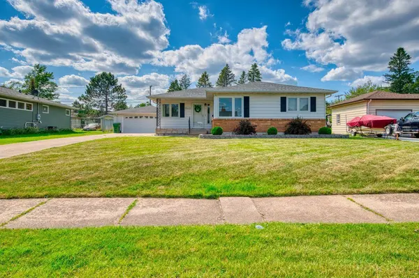 3313 2nd AVE E, Hibbing, MN 55746
