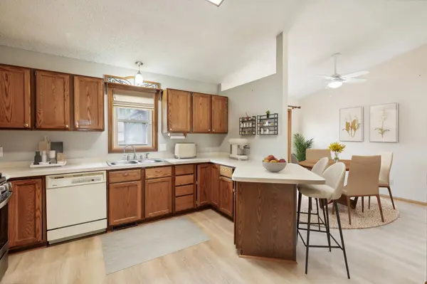 7376 157th ST W, Apple Valley, MN 55124