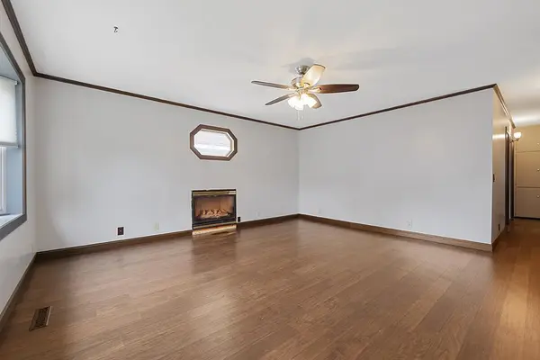 406 E Adams ST, Arlington, MN 55307