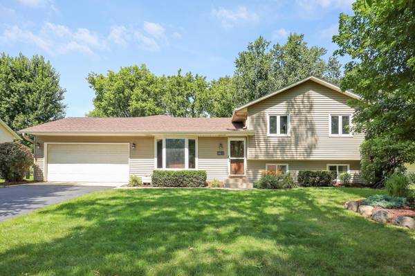 10612 102nd PL N, Maple Grove, MN 55369