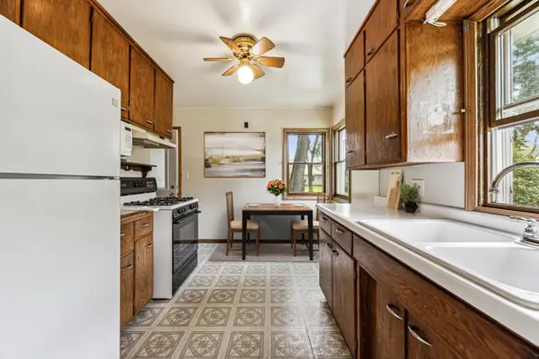 1740 Heritage ST, Centerville, MN 55038