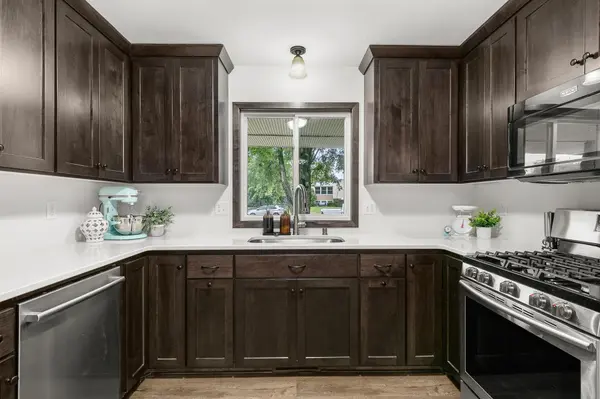 61 Greenstone LN, Waite Park, MN 56387
