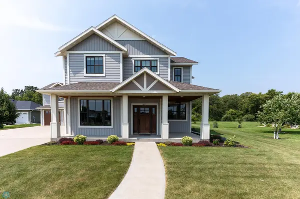 421 Liberty LN, Horace, ND 58047