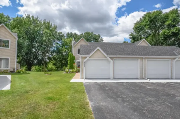 4525 Orchid CIR, Plymouth, MN 55446