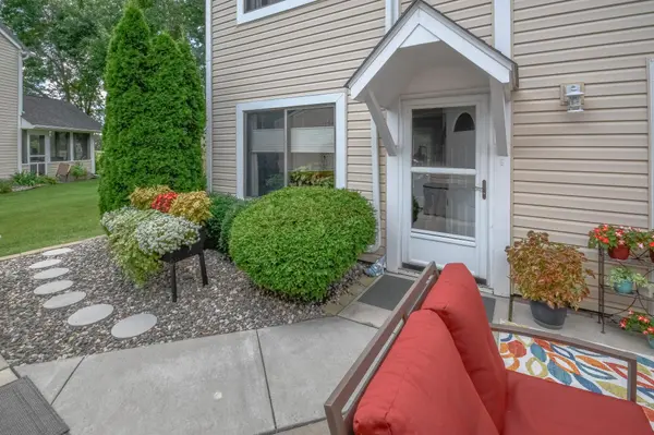 4525 Orchid CIR, Plymouth, MN 55446