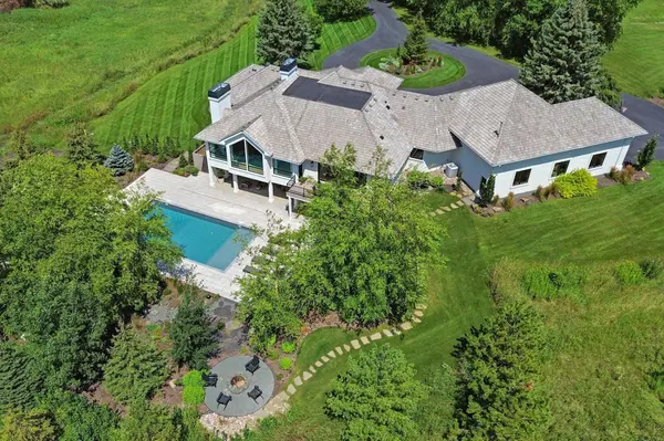 2725 Cabaline TRL, Medina, MN 55340
