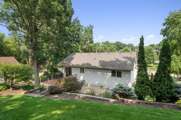 585 Mcknight RD S, Saint Paul, MN 55119