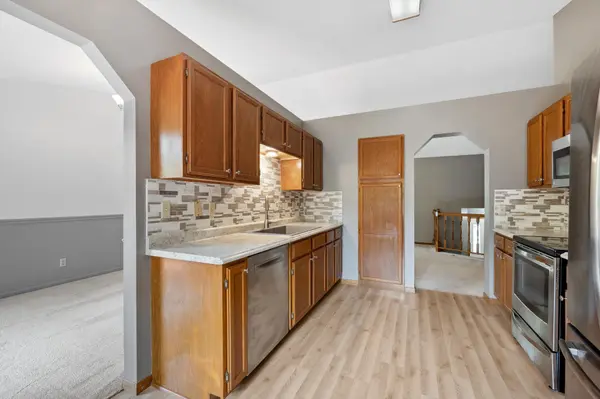 9080 Juneau DR, Woodbury, MN 55125