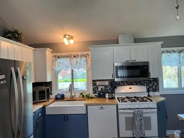 2280 Lamplight DR, Woodbury, MN 55125