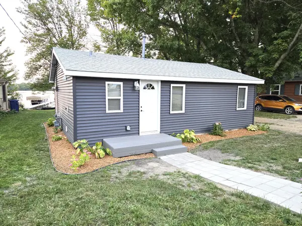 26904 Sioux TRL, Madison Lake, MN 56063