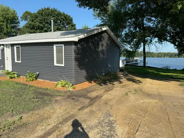 26904 Sioux TRL, Madison Lake, MN 56063