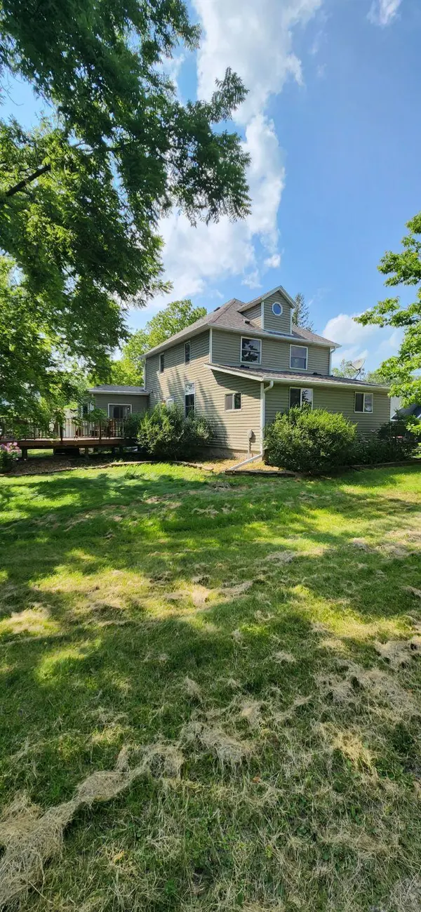 404 W Main ST, Morristown, MN 55052