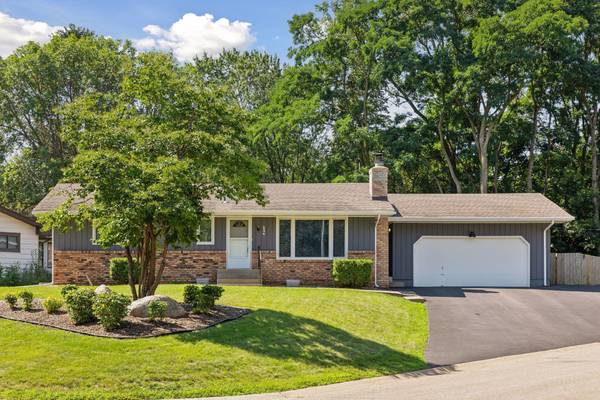 534 Fairfield DR NW, New Brighton, MN 55112