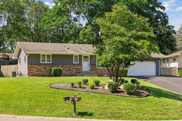 534 Fairfield DR NW, New Brighton, MN 55112