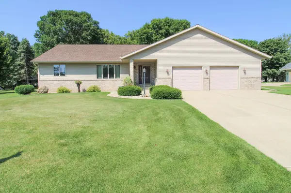 261 Meadowlark LN SW, Melrose, MN 56352