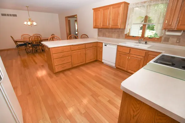 261 Meadowlark LN SW, Melrose, MN 56352