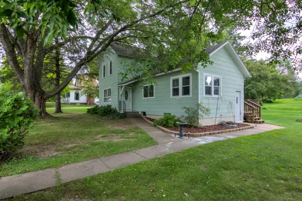 1740 2nd AVE, Cumberland, WI 54829