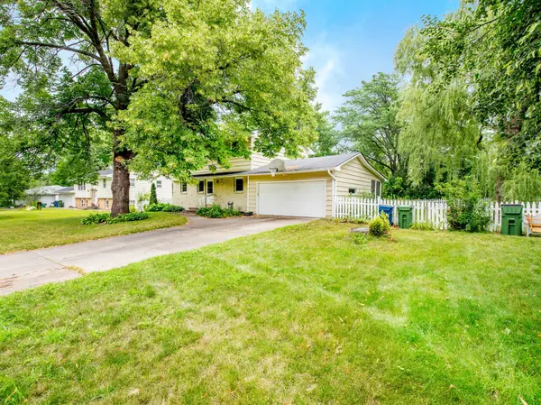 623 20th AVE NW, New Brighton, MN 55112