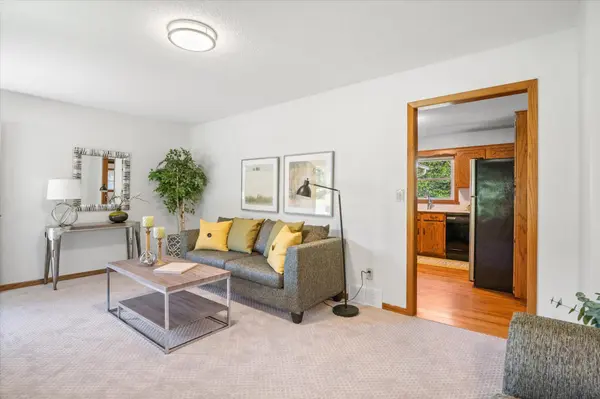 6142 Evergreen RD, Mound, MN 55364