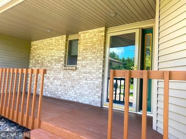 1206 4 1/2 AVE N, Sauk Rapids, MN 56379