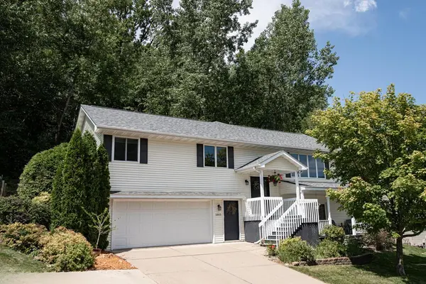 1445 49th AVE, Goodview, MN 55987