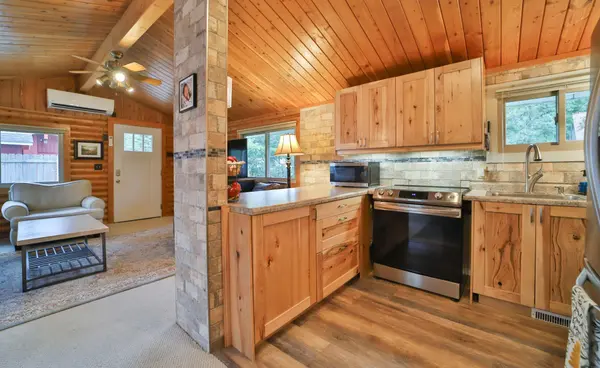 29872 Canary LN, Breezy Point, MN 56472