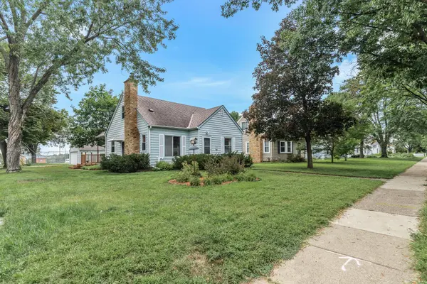 3286 Library LN, Saint Louis Park, MN 55426