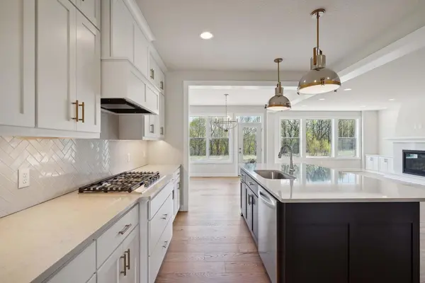 5150 Boulder LN, Chaska, MN 55318
