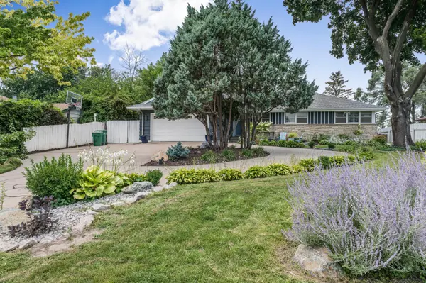 4520 Lake Drive AVE N, Robbinsdale, MN 55422