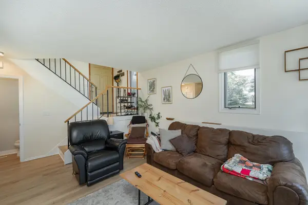22 Elton Ridge CT NW, Rochester, MN 55901