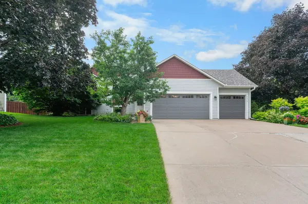 5476 Golfview CIR N, Oakdale, MN 55128